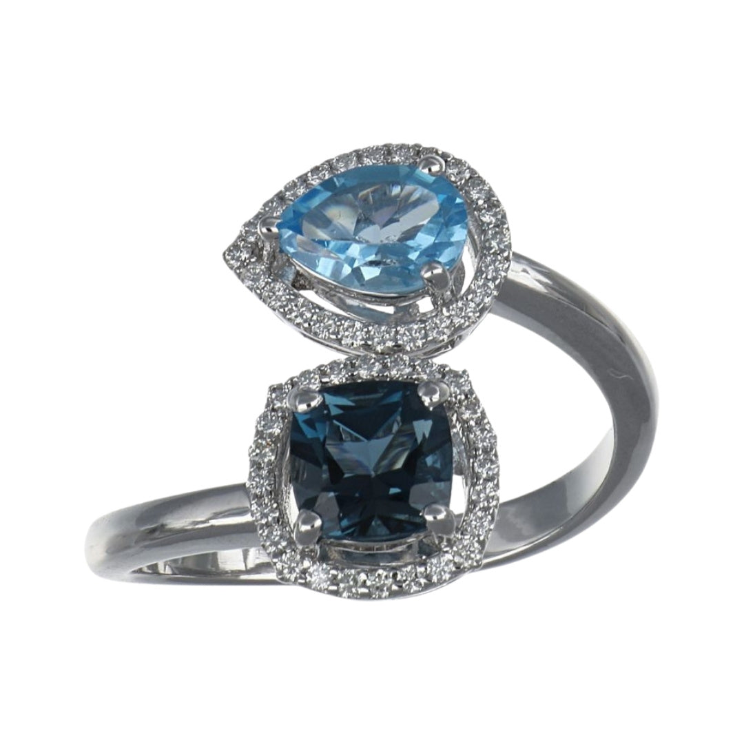 Blue Topaz Ring (Blue Topaz 2.01 cts. Blue Topaz Included cts. White Diamond 0.21 cts.)