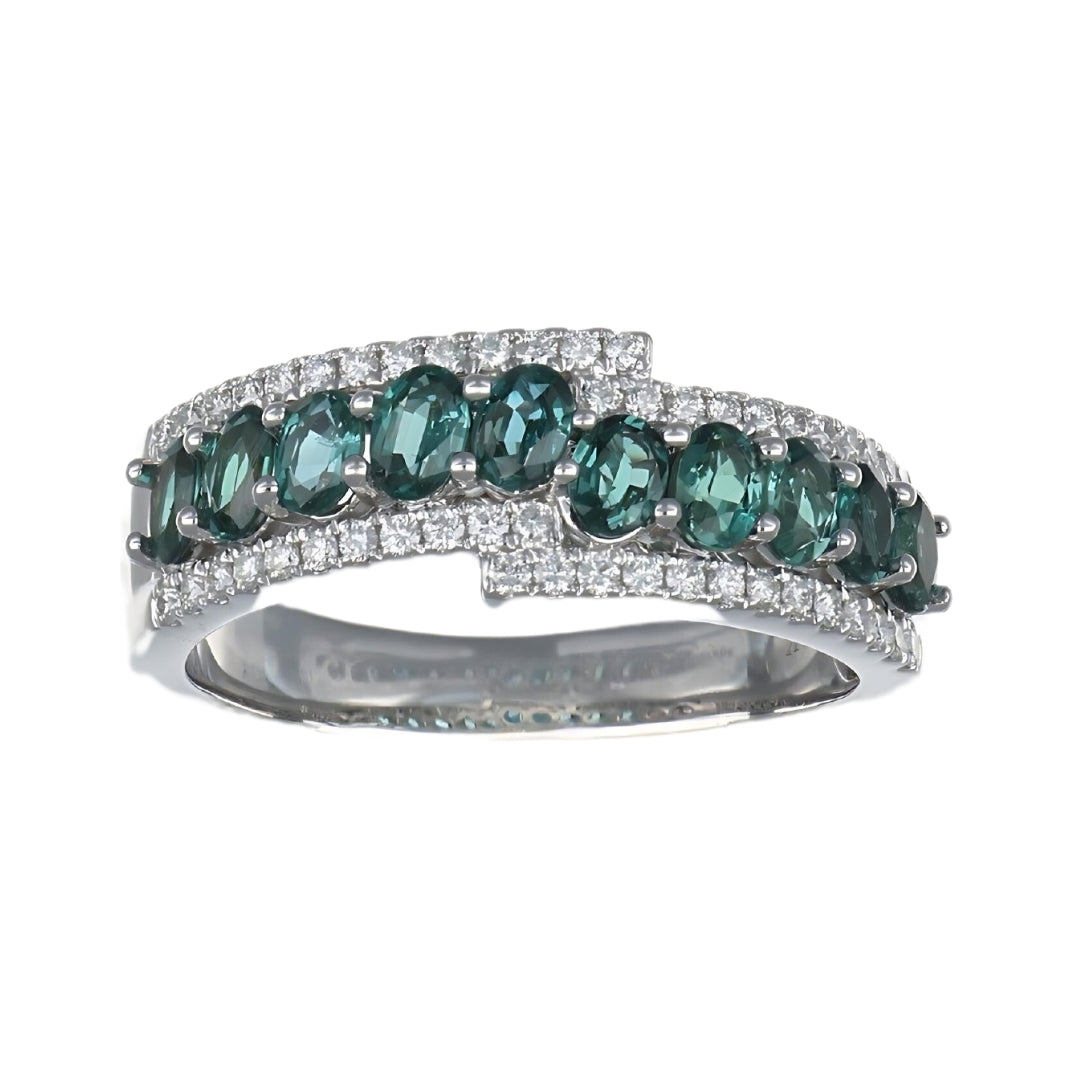 Natural Alexandrite Ring (Alexandrite 1.2 cts Wht Dia 0.25 cts)