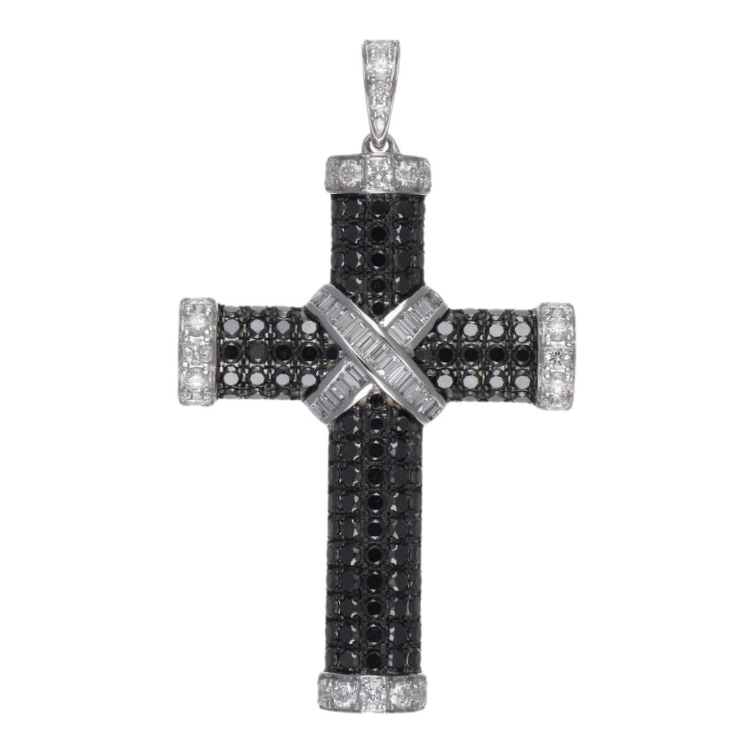 Black Diamond Pendant (Black Diamond 3.23 cts. White Diamond 0.9 cts. White Diamond 0.4 cts.)