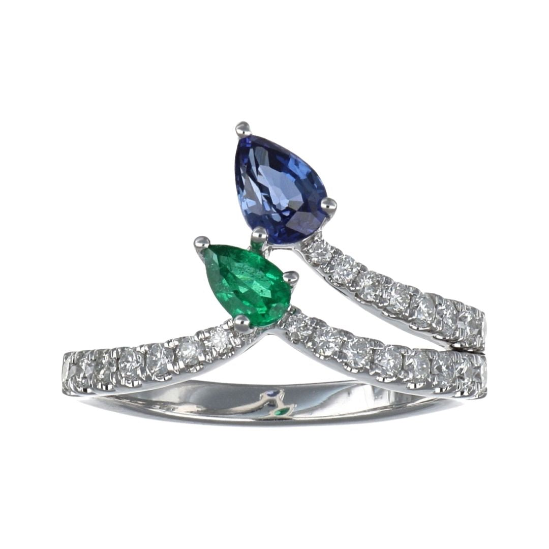 Blue Sapphire and Emerald Ring (Blue Sapphire 0.63 cts. Emerald 0.19 cts. White Diamond 0.38 cts.)