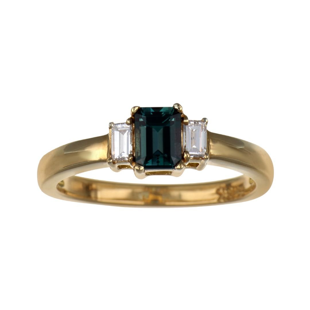 Alexandrite Ring (Alexandrite 0.63 cts. White Diamond 0.2 cts.) Not Net