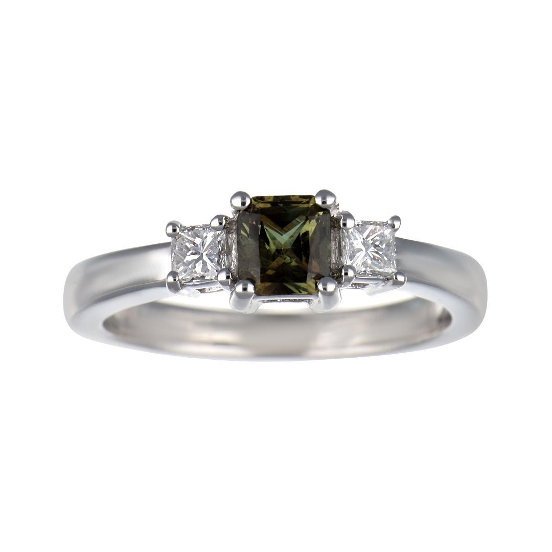Alexandrite Ring (Alexandrite 0.79 cts. White Diamond 0.28 cts.) Not Net