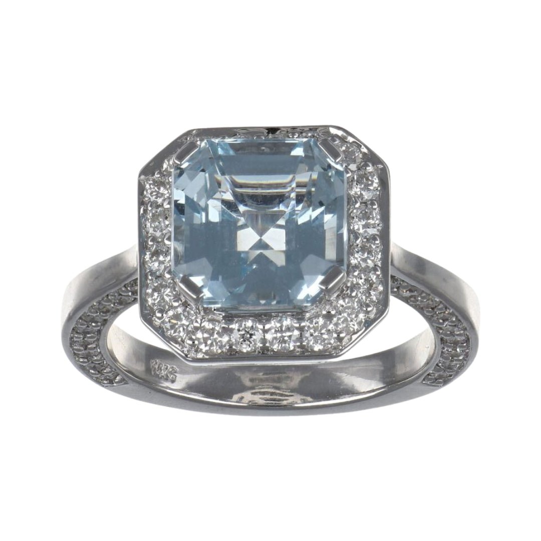Aquamarine Ring (Aquamarine 3.9 cts. White Diamond 0.8 cts) Not Net