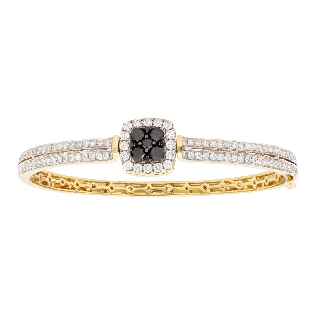 Black Diamond Bangle (Black Diamond 0.93 cts. White Diamond 2.45 cts.) Not Net