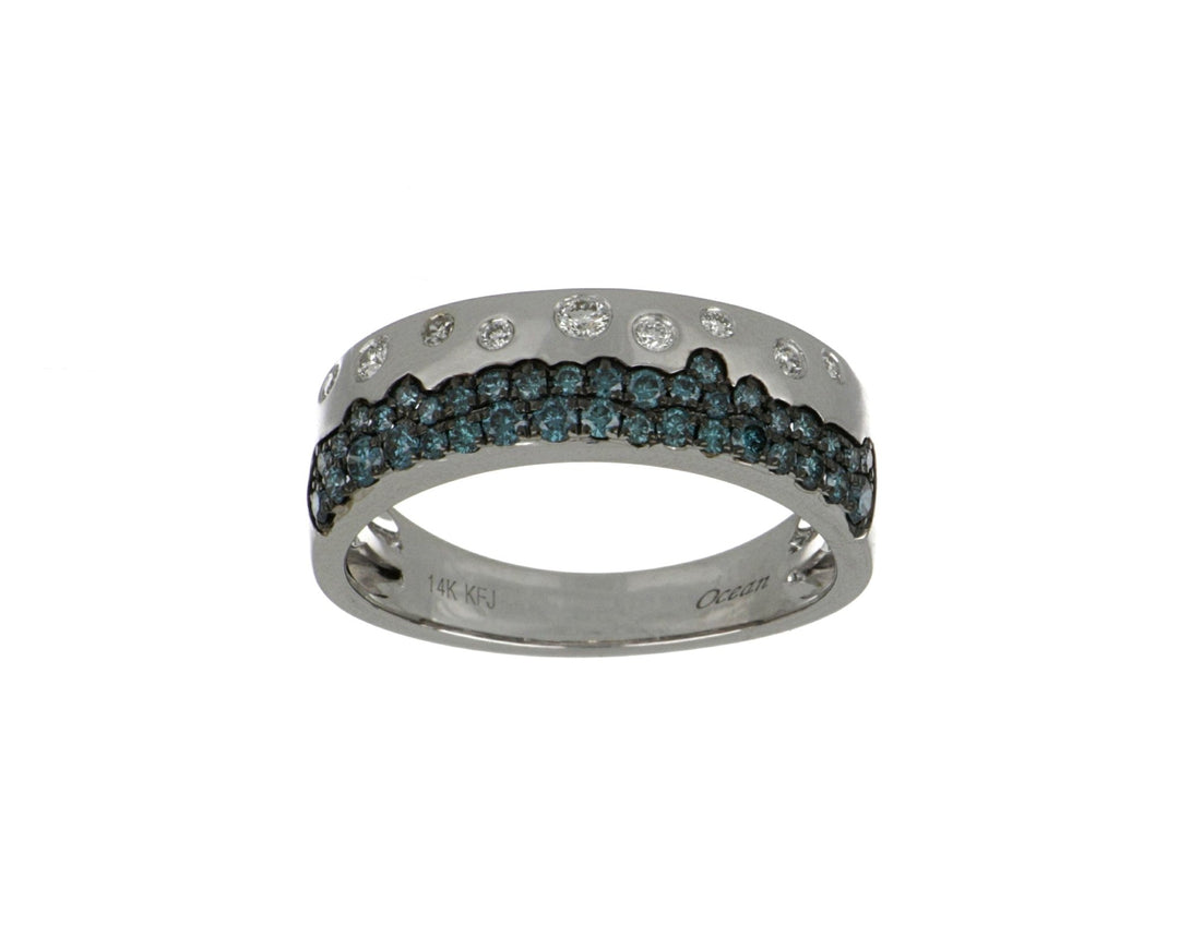 Blue Diamond Ring (Blue Diamond 0.36 cts. White Diamond 0.11 cts.) Not Net