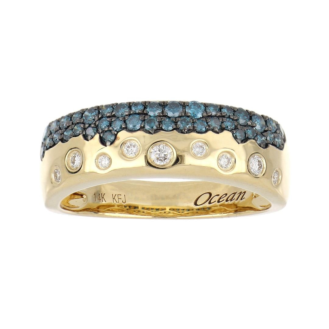 Blue Diamond Ring (Blue Diamond 0.38 cts. White Diamond 0.11 cts.) Not Net