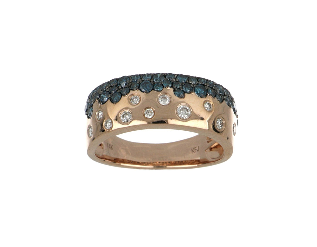 Blue Diamond Ring (Blue Diamond 0.58 cts. White Diamond 0.17 cts.) Not Net