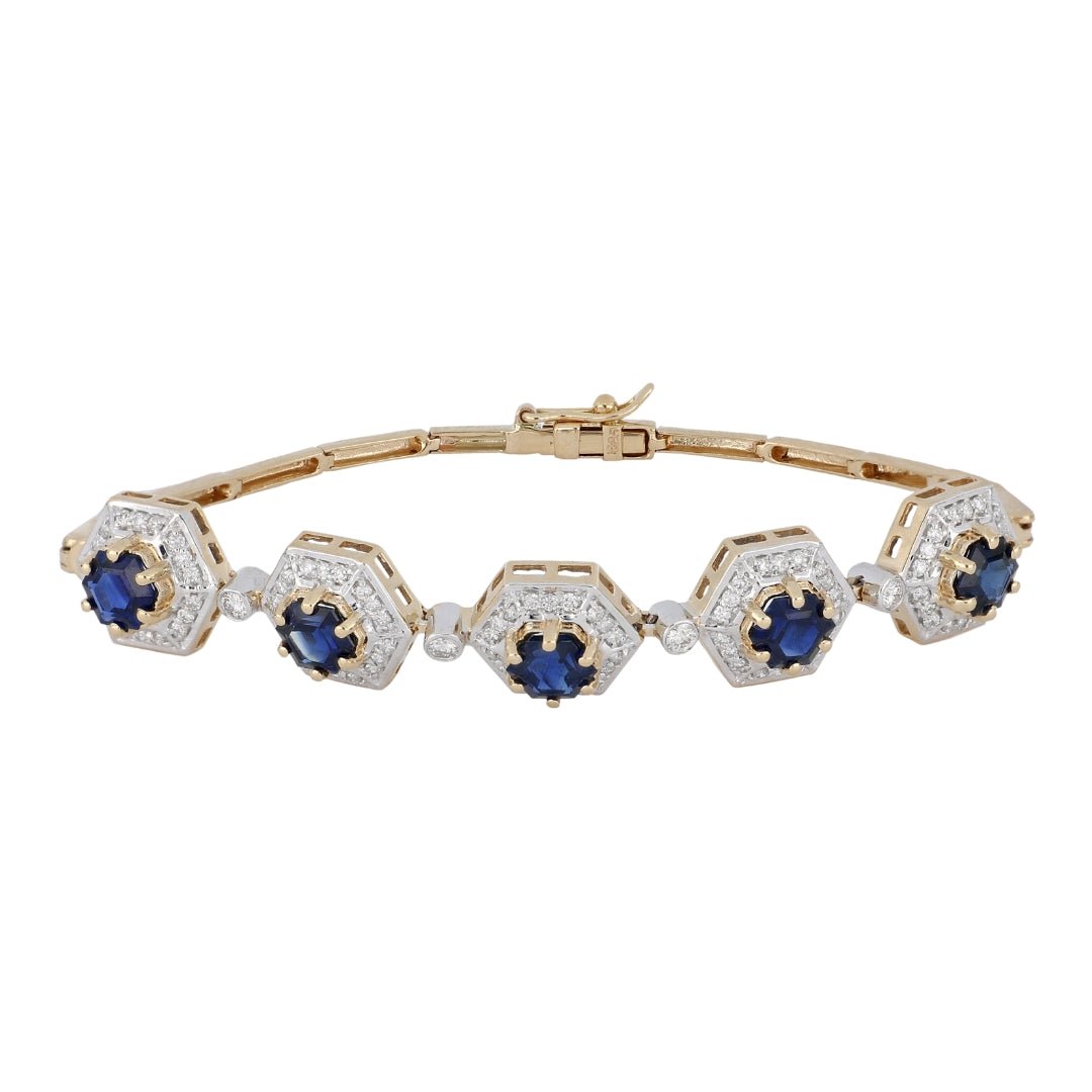 Blue Sapphire Bracelet (Blue Sapphire 4.55 cts. White Diamond 0.83 cts. 13.84 grams.) Not Net
