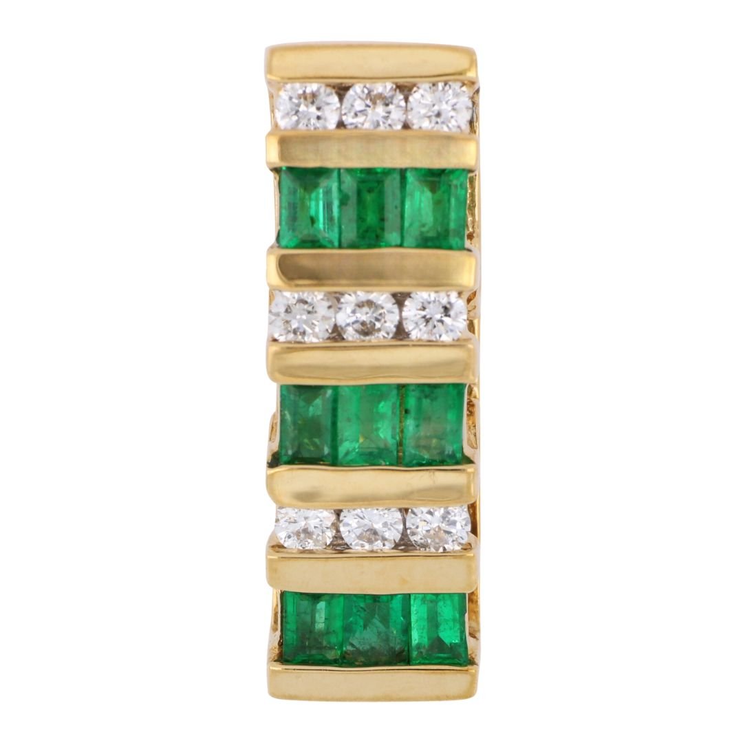 Emerald Pendant (Emerald 0.7 cts. White Diamond 0.3 cts.) Not Net