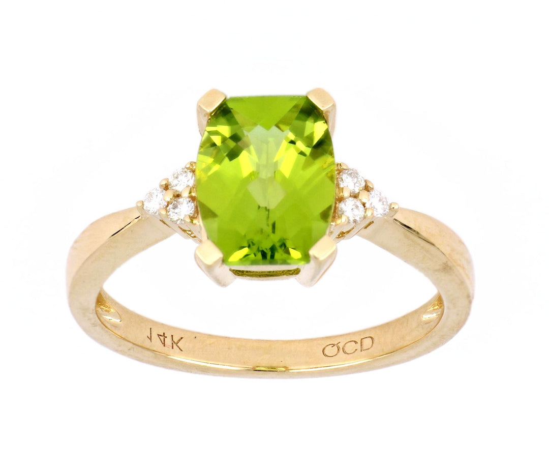 Peridot Ring (Peridot 2.19 cts. White Diamond 0.08 cts.) Not Net