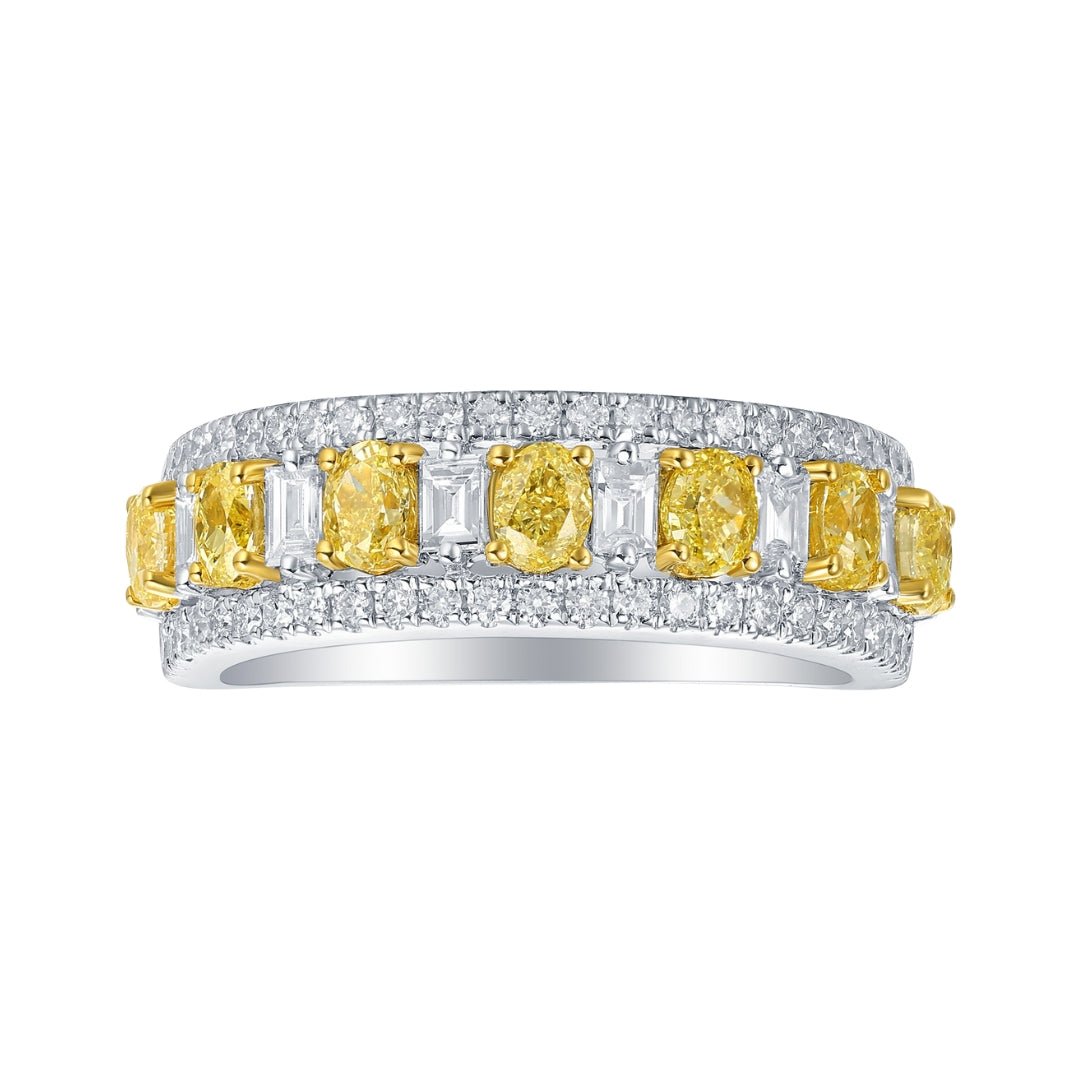Yellow Diamond Ring (Yellow Diamond 1.06 cts. White Diamond 0.38 cts. White Diamond 0.44 cts.) Not Net