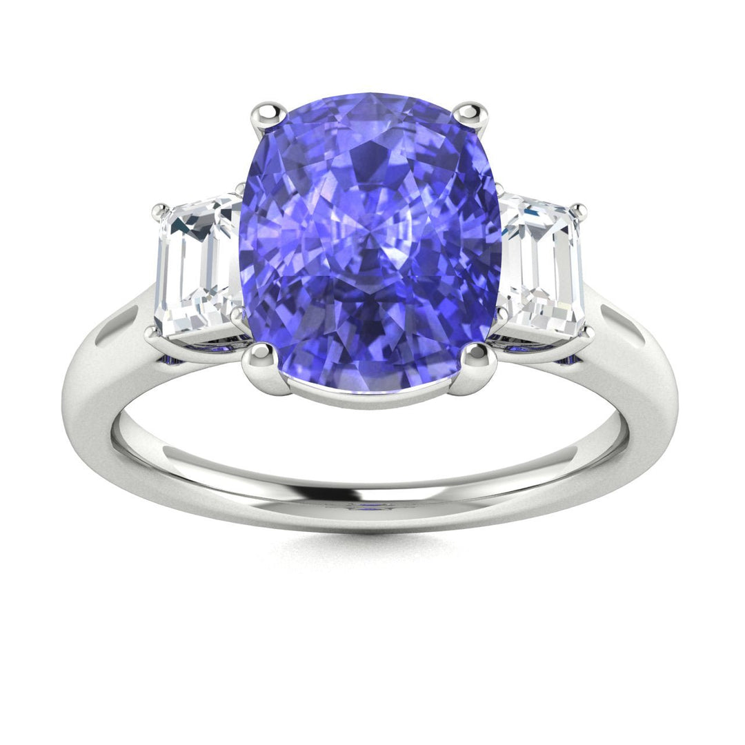 14KT Gold Oval Brilliant Tanzanite and Diamond Ladies Ring (Tanzanite 2.00 cts. White Diamonds 0.25 cts.)
