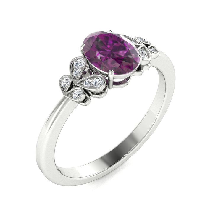 14KT Gold Oval Cut Natural Alexandrite and Diamond Ring (Alexandrite 0.95 ct White Diamonds 0.04 cts)