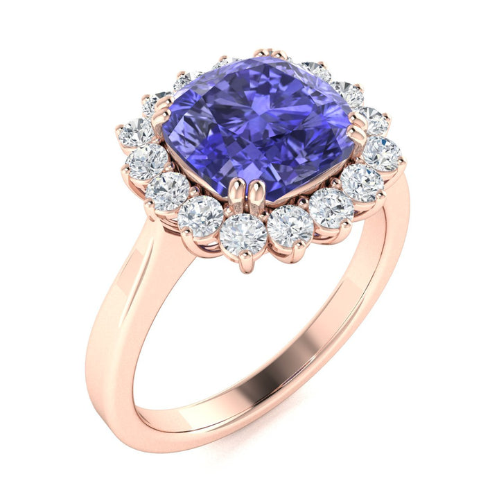14KT Gold Tanzanite and Diamond Ladies Ring (Tanzanite 5.07 cts White Diamonds 0.88 cts)