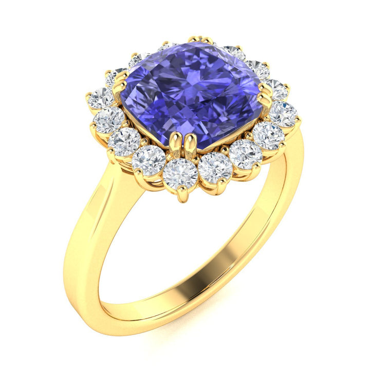 14KT Gold Tanzanite and Diamond Ladies Ring (Tanzanite 5.07 cts White Diamonds 0.88 cts)