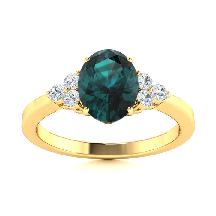 18KT Gold Oval Cut Alexandrite and Diamond Ring (Alexandrite 2.26 cts White Diamonds 0.17 cts)