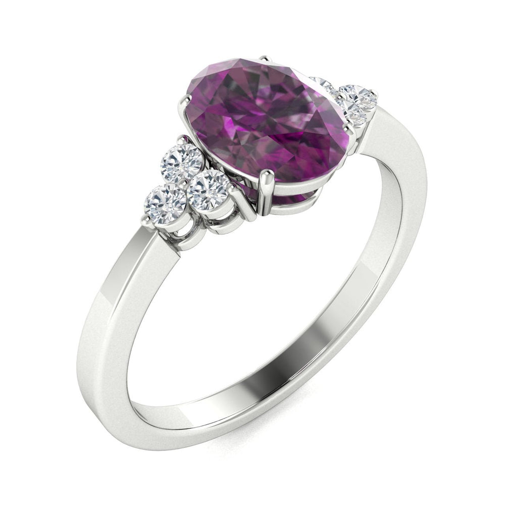 18KT Gold Oval Cut Alexandrite and Diamond Ring (Alexandrite 2.26 cts White Diamonds 0.17 cts)