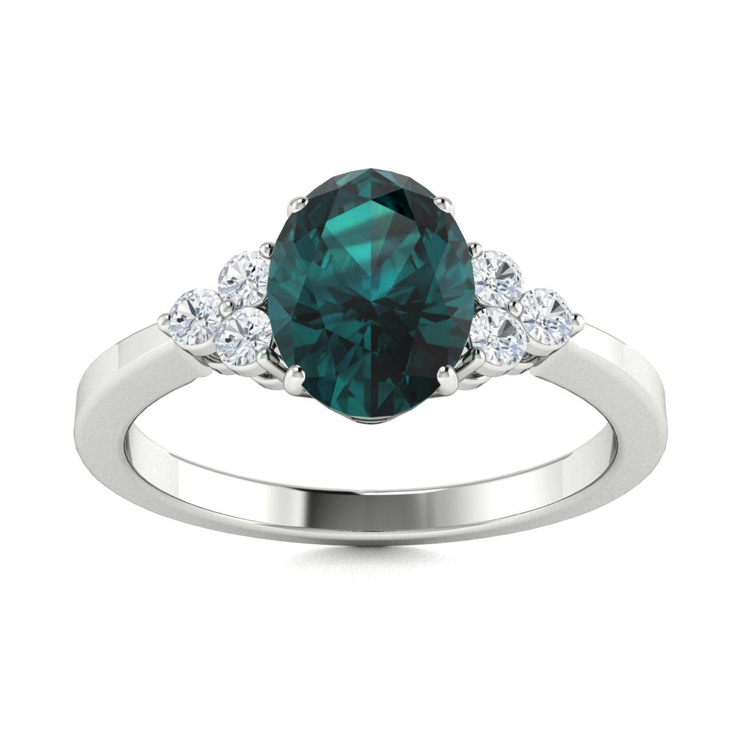 18KT Gold Oval Cut Alexandrite and Diamond Ring (Alexandrite 2.26 cts White Diamonds 0.17 cts)