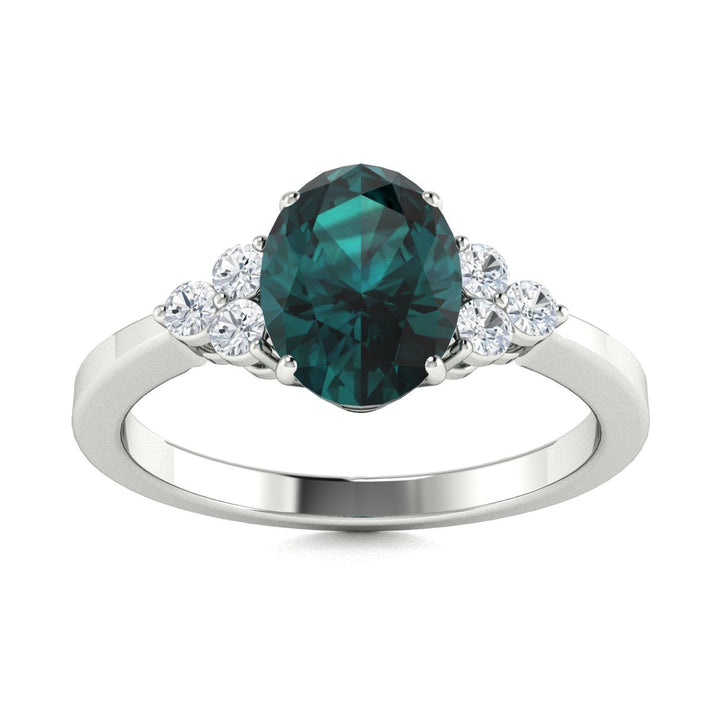 18KT Gold Oval Cut Alexandrite and Diamond Ring (Alexandrite 2.26 cts White Diamonds 0.17 cts)