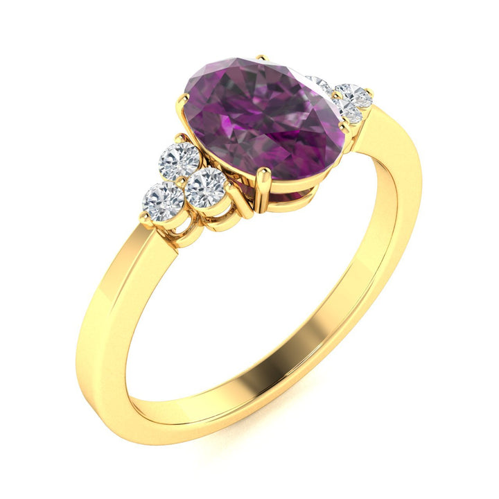 18KT Gold Oval Cut Alexandrite and Diamond Ring (Alexandrite 2.26 cts White Diamonds 0.17 cts)