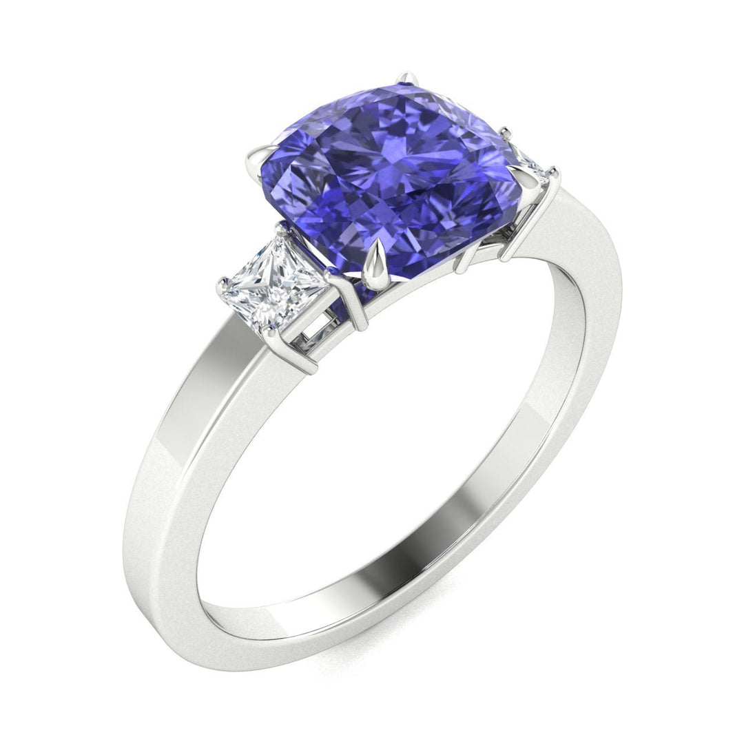 18KT Gold Tanzanite and Diamond Ladies Ring (Tanzanite 4.26 cts White Diamonds 0.25 cts)