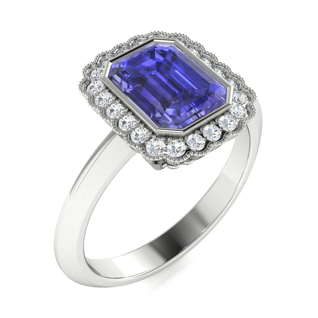 18KT Gold Tanzanite and Diamond Ladies Ring (Tanzanite 4.59 cts White Diamonds 0.56 cts)