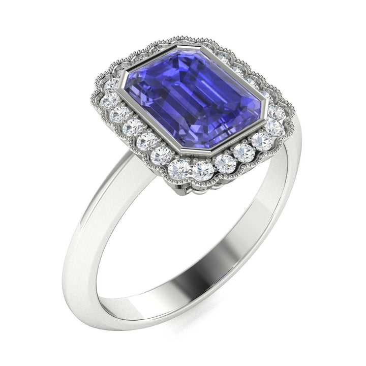18KT Gold Tanzanite and Diamond Ladies Ring (Tanzanite 4.59 cts White Diamonds 0.56 cts)