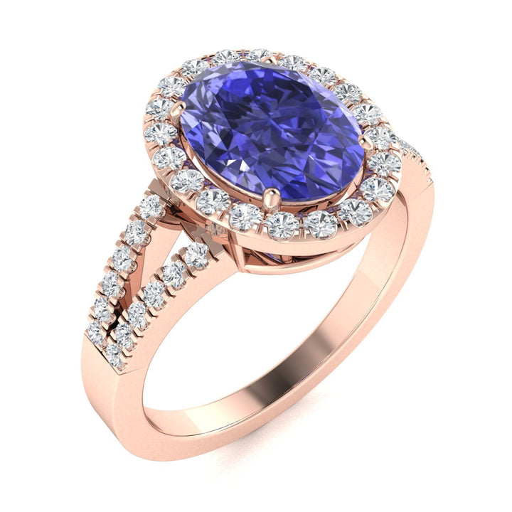 18KT Gold Tanzanite and Diamond Ladies Ring (Tanzanite 4.67 cts White Diamonds 0.68 cts)