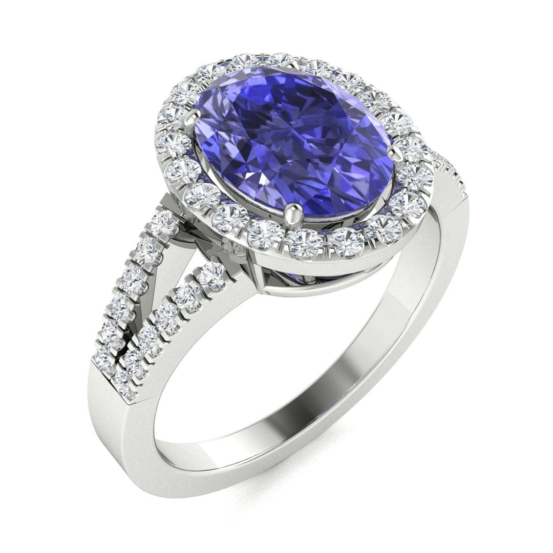 18KT Gold Tanzanite and Diamond Ladies Ring (Tanzanite 4.67 cts White Diamonds 0.68 cts)