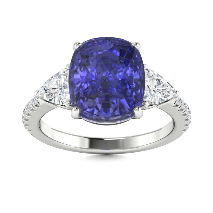 18KT Gold Tanzanite and Diamond Ladies Ring (Tanzanite 6.51 cts White Diamonds 0.72 cts)