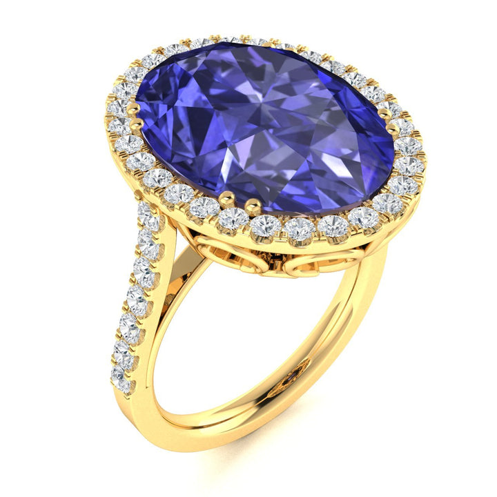One-of-a-Kind 14kt Gold Oval brilliant Tanzanite and Diamond Ladies Ring (Tanzanite 10.00 cts. Diamonds 0.75 cts.)