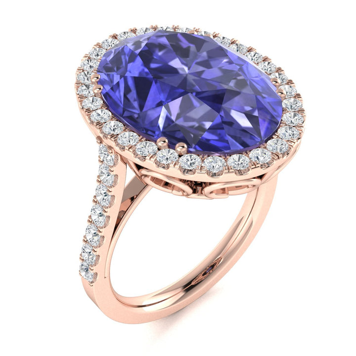 One-of-a-Kind 14kt Gold Oval brilliant Tanzanite and Diamond Ladies Ring (Tanzanite 10.00 cts. Diamonds 0.75 cts.)